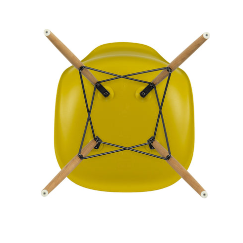 Cadeira Eames em Plástico DSW / Base maple
